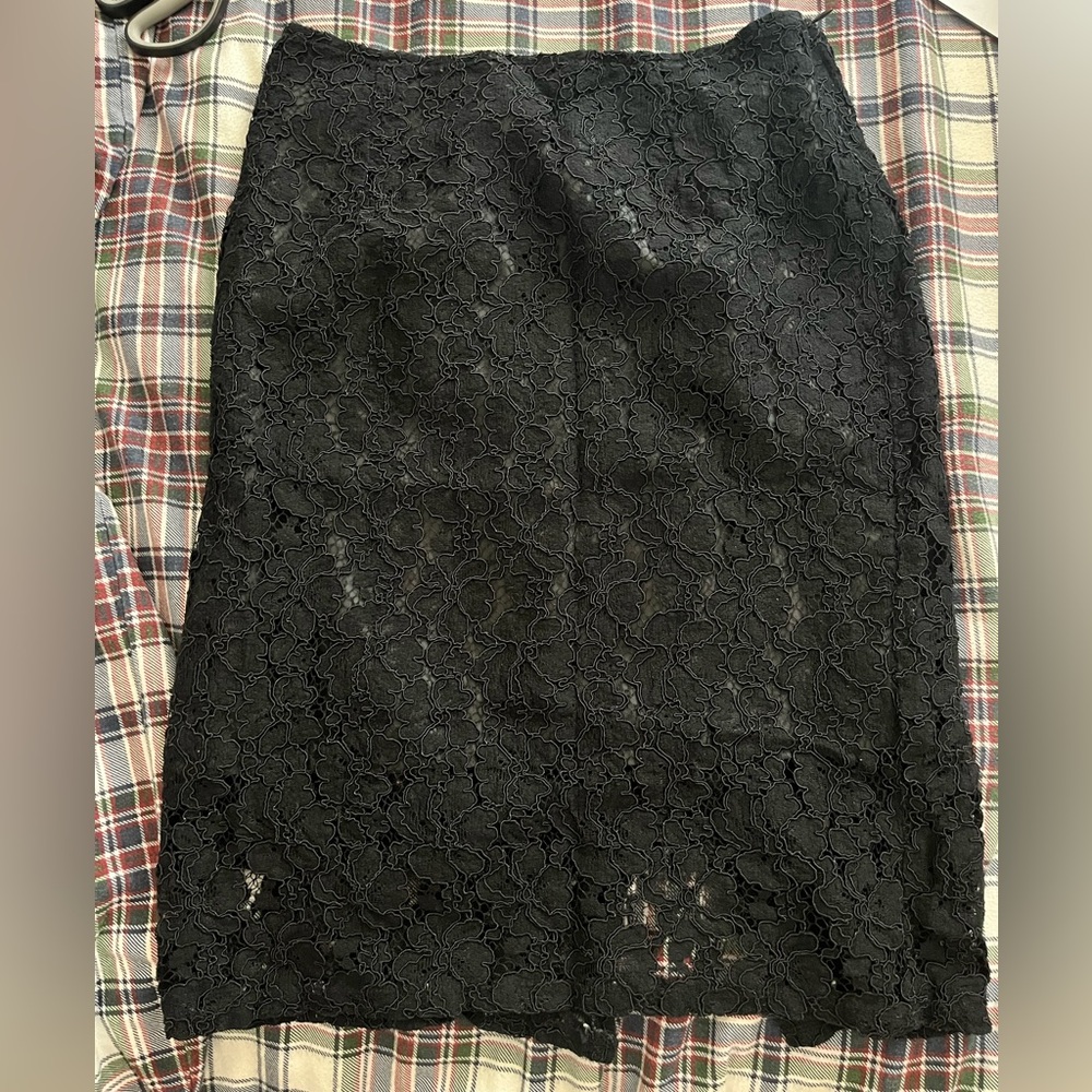 simply styled 26” lace skirt black size 2